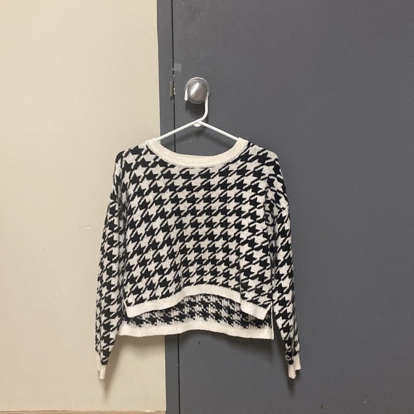Houndstooth sweater - Picture 2 of 4